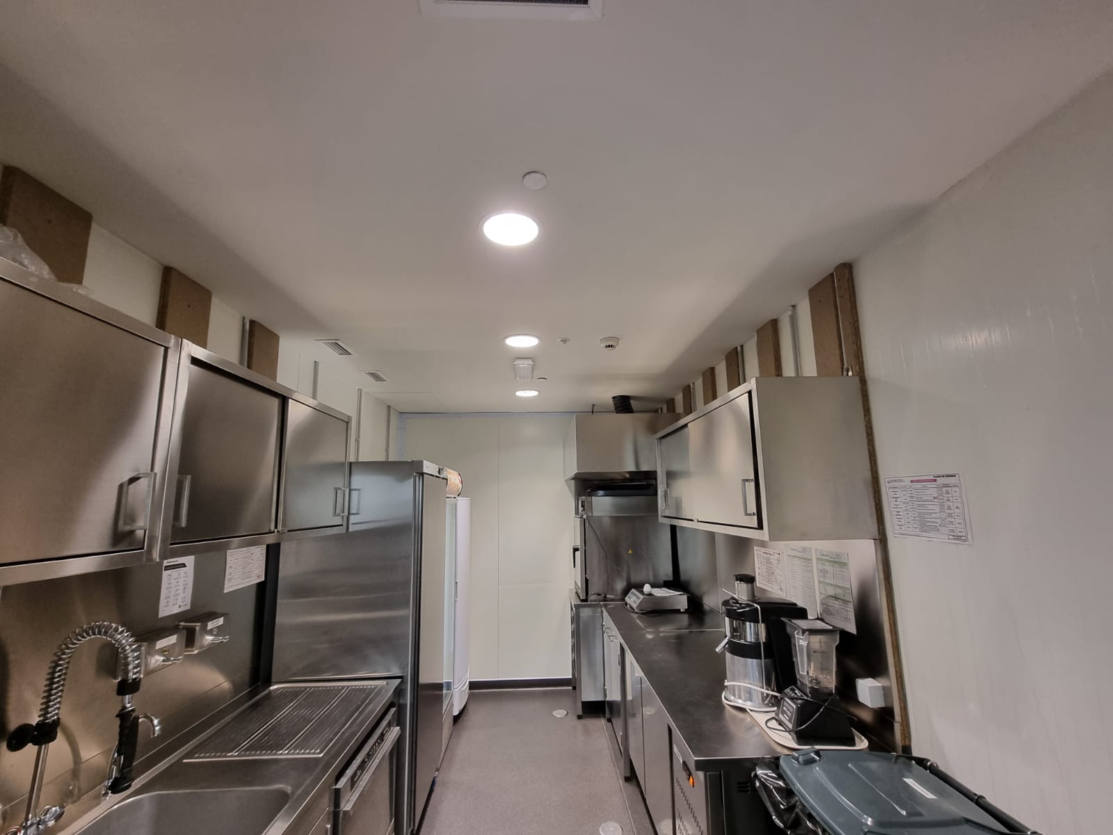 Iluminação de Cozinha Industrial